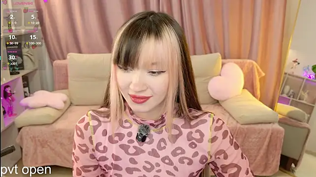 Chat XXX ao vivo de MiiyaYummy