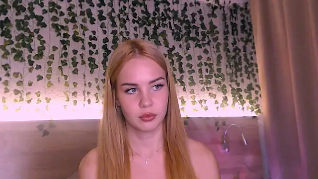 IvyAngel Chat XXX in diretta