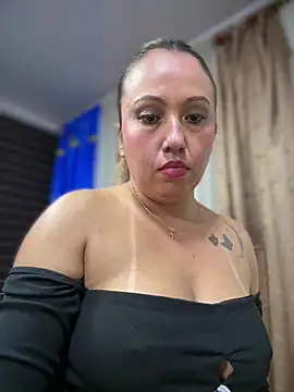 VIOLETA-25_ live XXX chat