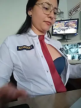 Queen_linda1's Live XXX Chat