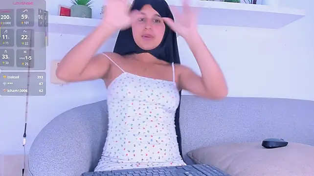 Elif_Aisha - naked 5 min