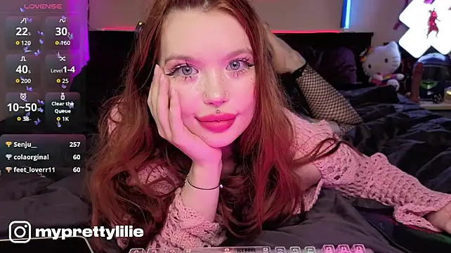 PrettyLilie - lube on feet