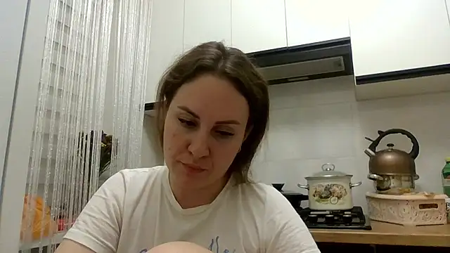 Chat +18 de MeadowEyes ao vivo