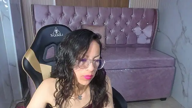 Sandra98_b élő XXX-chatje