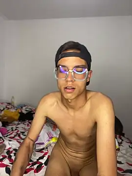 Andres_boy252 XXX чат на живо