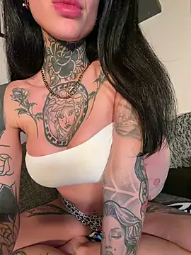 Chat XXX en directo de Fiona_inked