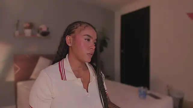 YariRose - finger in pussy 🌺