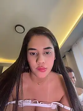 BellaLeclair_'s Live XXX Chat