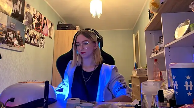 SoniaKotts - Stick your tongue out
