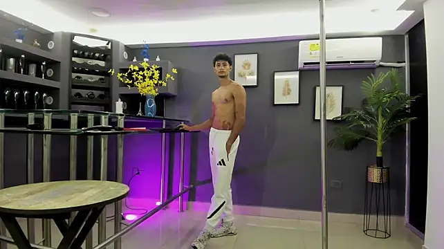 MaxiimoRomano_ Live XXX-Chat