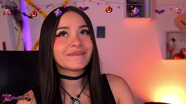 Melifluaa - glide the ice slowly over your tits <3