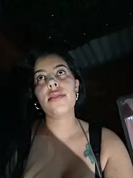 Luianna - Friend oils my tits in public 😈💦😈💦