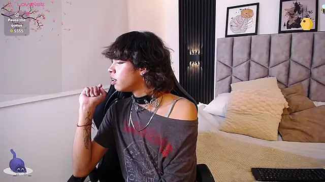Sweet_Poison37's Live XXX Chat