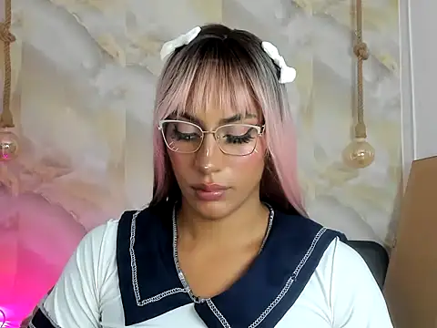 Онлайн чат XXX sasha_smith18