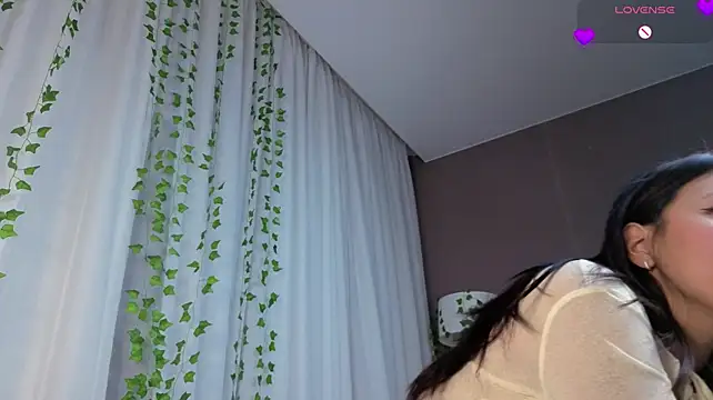 Moeraeger - Start rub my wet clit