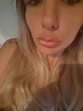 1Cassandra1's Live XXX Chat