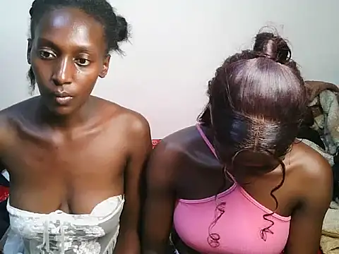 Prettymmm Adlı Modelin Canlı XXX Sohbeti