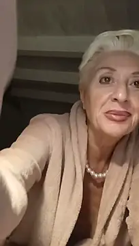 XXX chat uživo modela divinaerotica