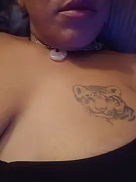 Delish_Lilith élő XXX-chatje
