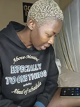 SquirtQueen16 Chat XXX live