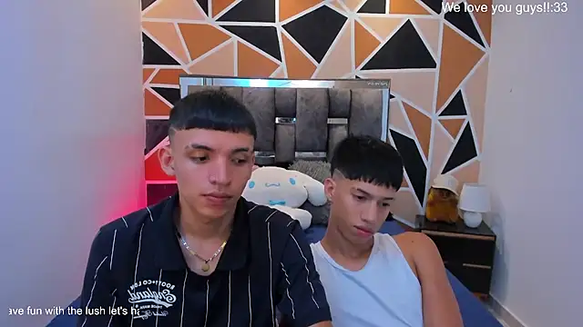Juan_Nd_Steven's Live XXX Chat