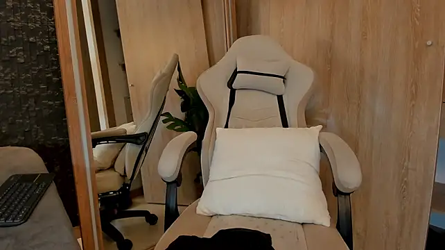 IanMancini Adlı Modelin Canlı XXX Sohbeti