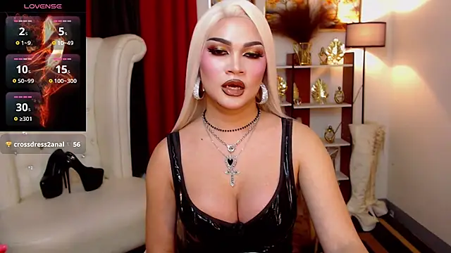 PrettyCockAthena élő XXX-chatje