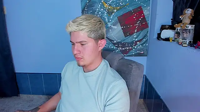 patrik_027 élő XXX-chatje