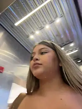 Lunablossom_ - Take off my thongs in a public place