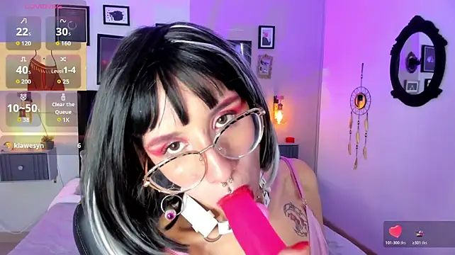 Alice__Moon__ - Red ass, hard spanks 🍑