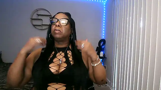 Goddessebonyrose's Live XXX Chat