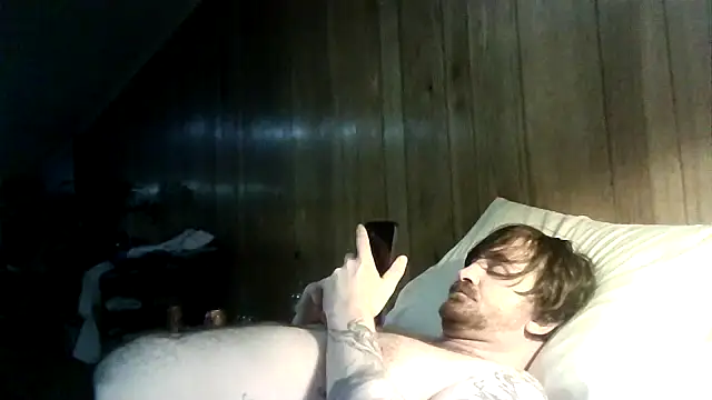 WyattL96's Live XXX Chat
