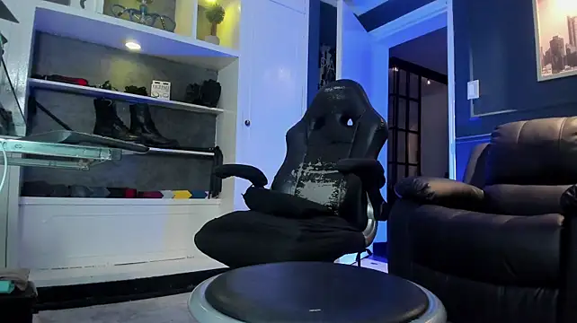 Czat XXX na żywo – MrFrank_tattoo