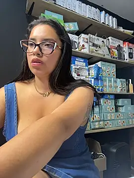 Miss_Bella_Flame লাইভ XXX চ্যাট