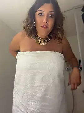 Novababy18 - Vado al tavolo di 1 e mi faccio invitare