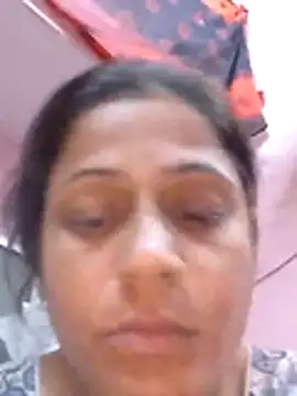הופעת וובקאם של Varsha_96