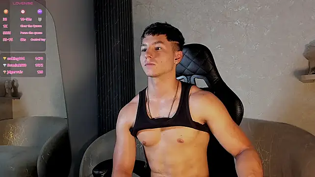 Noah_Clarkk Adlı Modelin Canlı XXX Sohbeti