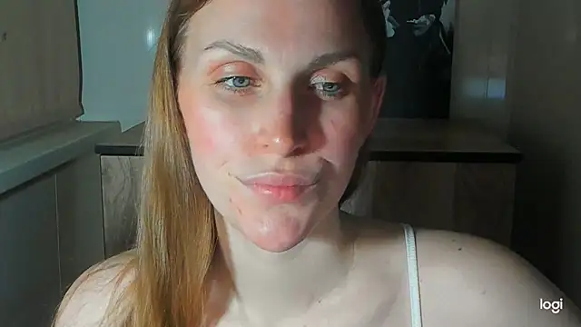 แชท XXX สดของ JuliaMuuun