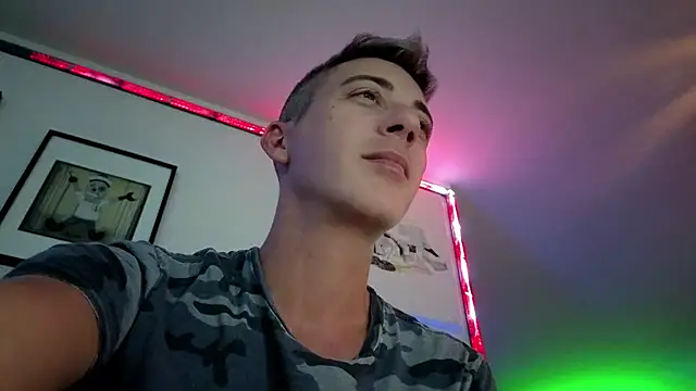 1Hugo1's Live XXX Chat