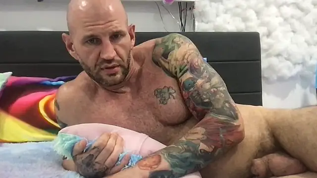 brianomally Live XXX Chat