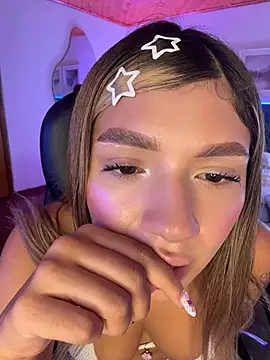 Issa_pink18 - show pussy and fingers