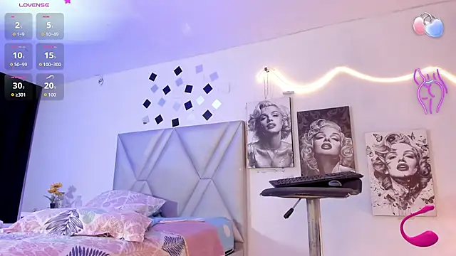 sexyzoe_69's Webcam Show