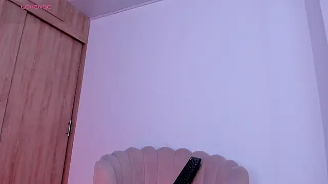 Caroliinna_ - Spanks Ass Till Red.