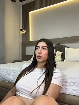 Evelyn_hills