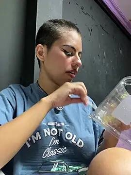 Eva_Feller69