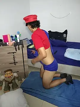 TonnyBottom Chat XXX live