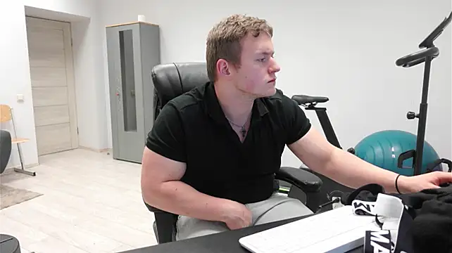 Онлайн чат XXX Richard_Dullas