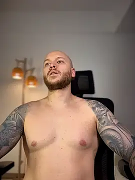 צ'אט XXX בשידור חי של AdamMeyer_10