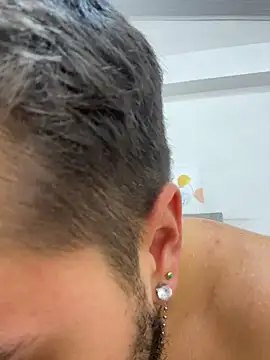 AmadeoWildn Live XXX chat