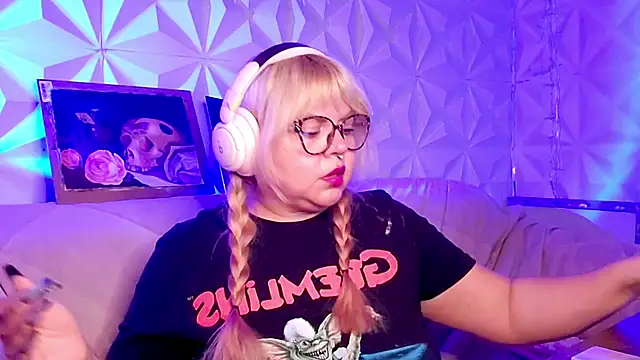 Chatroom XXX en direct de Satyn_doll